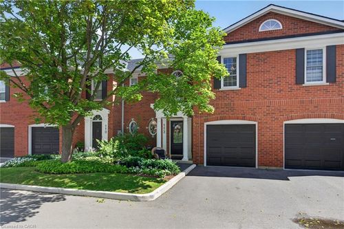 112 Fairwood Pl W, Burlington, ON, L7T4B6 | Card Image