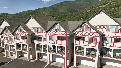 1057 Oberland Dr, Midway, UT, 84049-6112 | Card Image