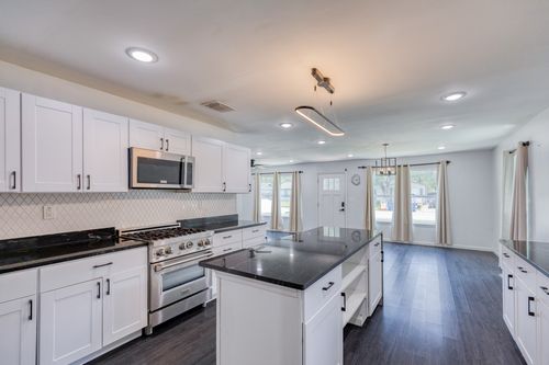 6202 Carnation Ter, Austin, TX, 78741-3417 | Card Image