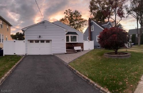 196 Galloping Hill Rd, Roselle Park, NJ, 07204-2427 | Card Image