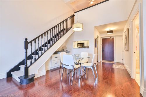 404-185 Robinson St, Oakville, ON, L6J7P6 | Card Image