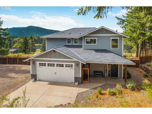 11 Fairway Ln, White Salmon, WA, 98672-8043 | Card Image