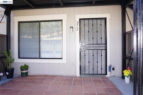 272 Galano Plz, Union City, CA, 94587-3740 | Card Image