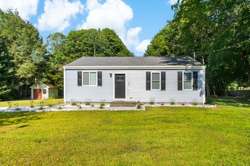 63 Griswold St, Pawcatuck, CT, 06379-2403 | Card Image