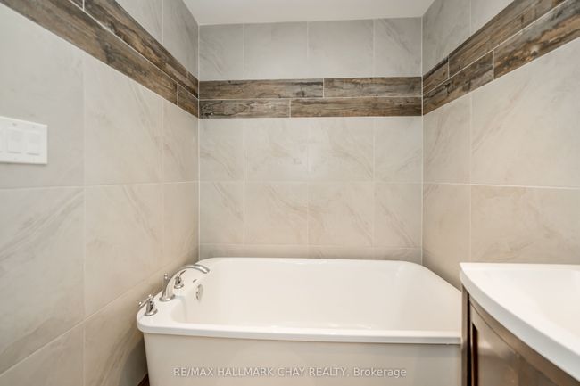 28 Brown St, House attached with 4 bedrooms, 2 bathrooms and 3 parking in Tottenham ON | Image 17