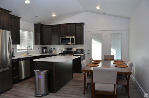 805 N 980 W, Tremonton, UT, 84337-2585 | Card Image