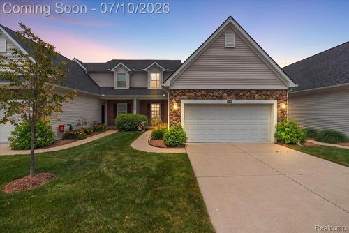 3349 Grove Ln, Auburn Hills, MI, 48326-3979 | Card Image