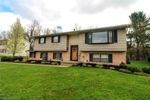 4775 Logan Arms Dr, Youngstown, OH, 44505-1216 | Card Image
