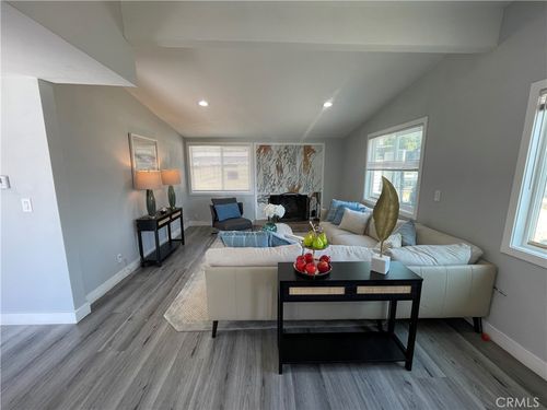 2148 W Niobe Ave, Anaheim, CA, 92804-3560 | Card Image