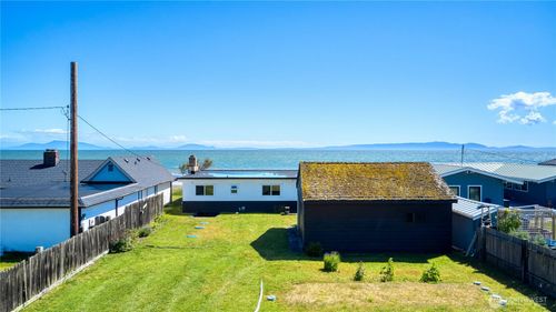1811 Edwards Dr, Point Roberts, WA, 98281-8505 | Card Image