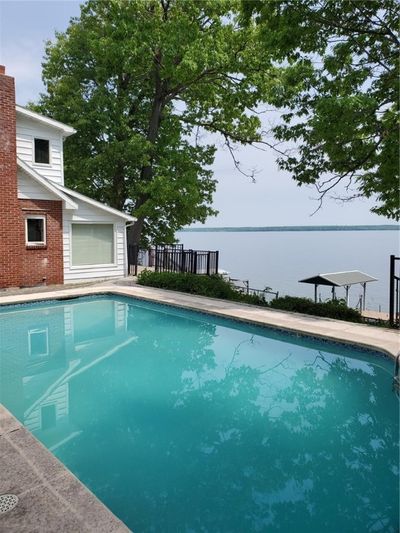 Poolside or Lakeside you decide | Image 2