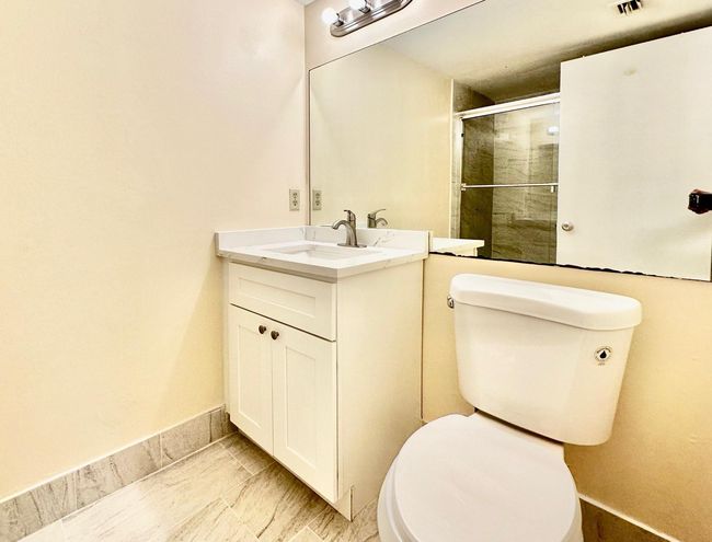 APT-818 - 9833 Westview Dr, Condo with 2 bedrooms, 2 bathrooms and null parking in Coral Springs FL | Image 20