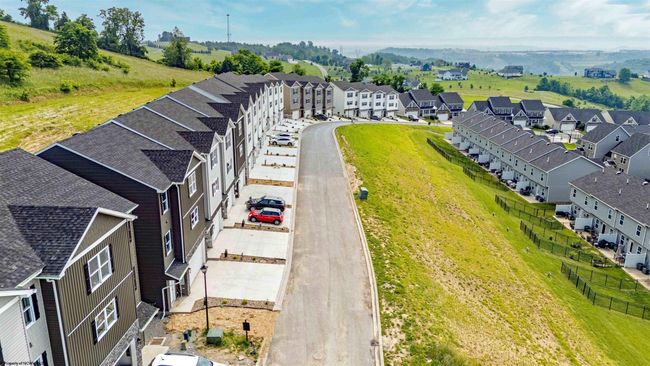 272 Red Oak Ln, Townhouse with 3 bedrooms, 3 bathrooms and 2 parking in Morgantown WV | Image 5