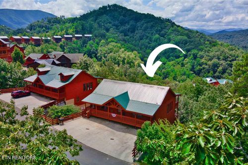3266 Lonesome Pine Way, Sevierville, TN, 37862-8750 | Card Image