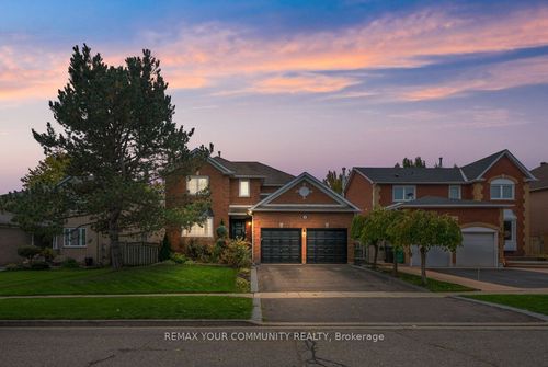 104 Taylorwood Ave, Bolton, ON, L7E1H9 | Card Image