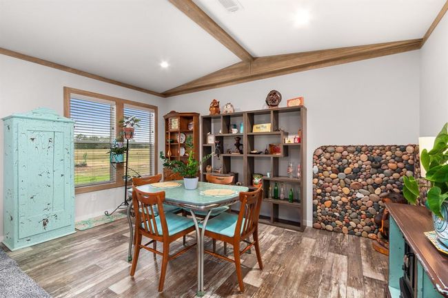 1411 Vogelsang Rd, Home with 3 bedrooms, 2 bathrooms and 3 parking in Columbus TX | Image 6