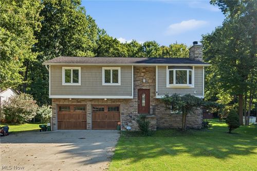 10459 Woodchuck Ct, Twinsburg, OH, 44087-1133 | Card Image
