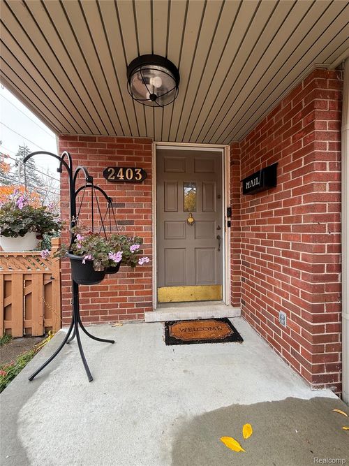 2403 Clawson Ave, Royal Oak, MI, 48073-3750 | Card Image