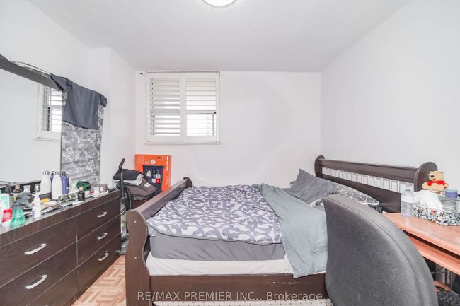 1003 - 390 Dixon Rd, Condo with 2 bedrooms, 1 bathrooms and 1 parking in Etobicoke ON | Image 10