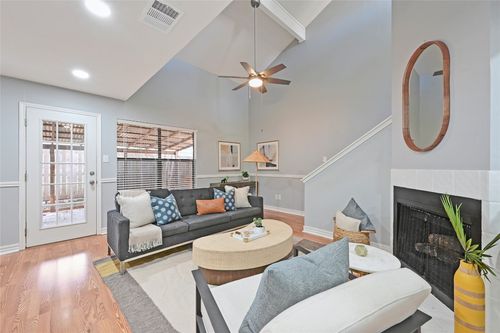 apt-303-512 Eberhart Ln, Austin, TX, 78745-4472 | Card Image