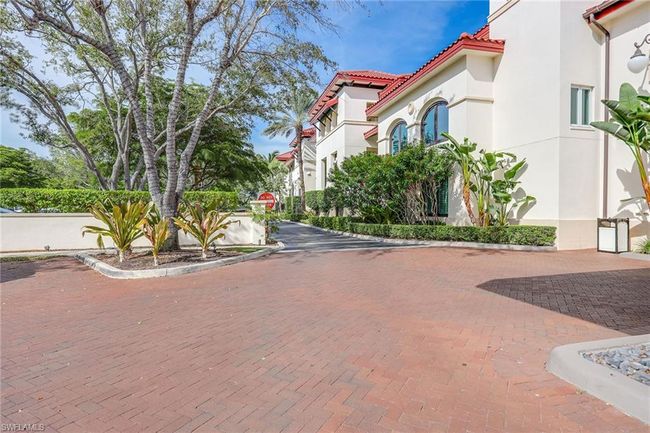 311 - 221 9 Th St S, Condo with 1 bedrooms, 1 bathrooms and null parking in NAPLES FL | Image 4