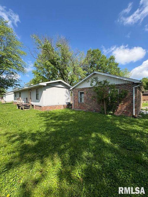 406 Church St, Christopher, IL, 62822-1808 | Card Image