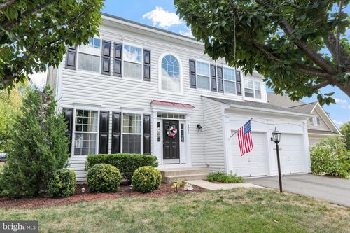 8931 Yellowleg Ct, GAINESVILLE, VA, 20155-5847 | Card Image