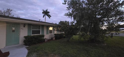 401 Skylark Ln Nw, PORT CHARLOTTE, FL, 33952-6527 | Card Image