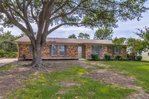 3170 Golfing Green Dr, Farmers Branch, TX, 75234-3778 | Card Image