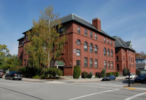 apt-203-521 Pine St, Manchester, NH, 03104-6058 | Card Image