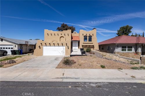 15682 Kingswood Dr, Victorville, CA, 92395 | Card Image
