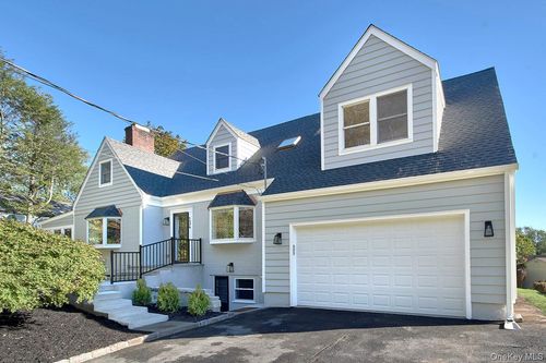 134 E Stevens Ave, Valhalla, NY, 10595-1204 | Card Image