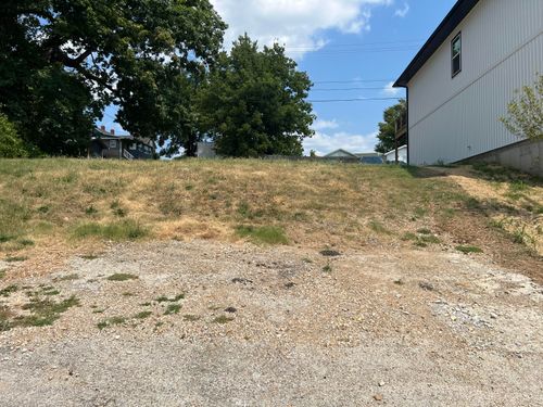 219 W Maddux St, Branson, MO, 65616-2927 | Card Image