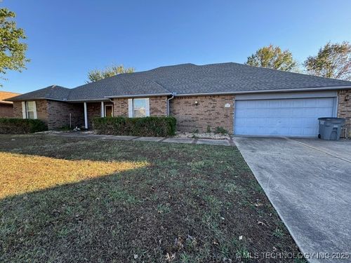 1807 Sw 2nd Pl, Wagoner, OK, 74467-4804 | Card Image