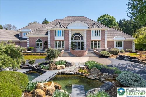 4250 Raynessa Ct, Easton, PA, 18045-3043 | Card Image