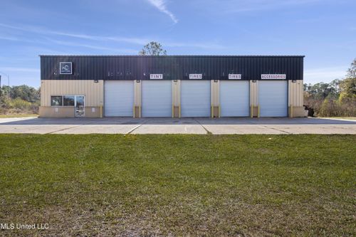 15237 Russell Blvd, Gulfport, MS, 39503-4339 | Card Image