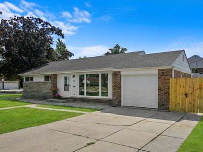 360 W Fremont Avenue, House other with 3 bedrooms, 1 bathrooms and 1 parking in Elmhurst IL | Image 3