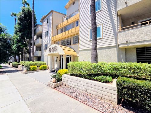 215-645 Chestnut Ave, Long Beach, CA, 90802-2916 | Card Image