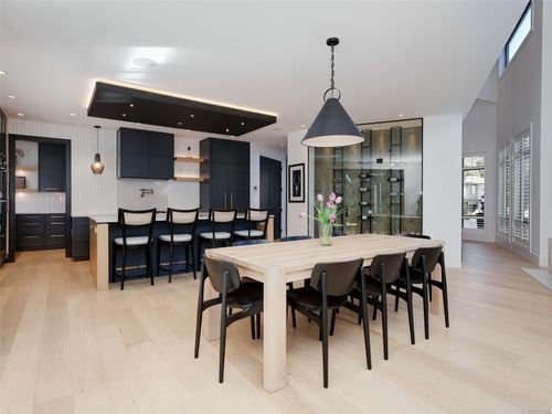 2220 Riviera Pl, Victoria, BC, V9B0Y5 | Card Image
