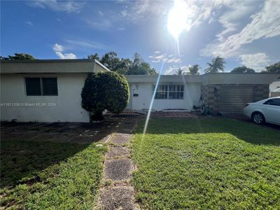 10910 Ne 9th Ct, House other with 4 bedrooms, 2 bathrooms and null parking in Biscayne Park FL | Image 2