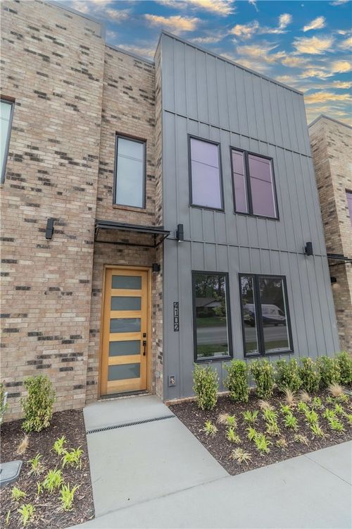 4102 W Olive St, Rogers, AR, 72756-1808 | Card Image