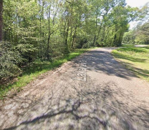 15452 Lakeview Dr, Conroe, TX, 77302-4218 | Card Image