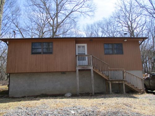 571 Mallard Ln, Bushkill, PA, 18324-8241 | Card Image