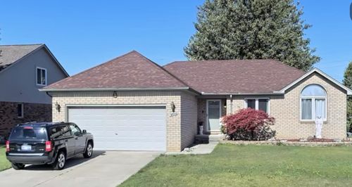47177 Pamela Dr, Macomb, MI, 48044-2947 | Card Image