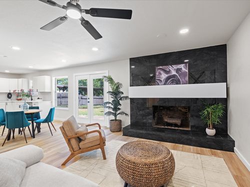 713 Hillside Dr, Sherman, TX, 75090-8303 | Card Image