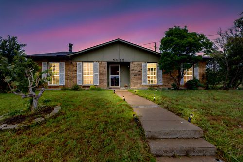 5588 Squires Dr, The Colony, TX, 75056-1330 | Card Image