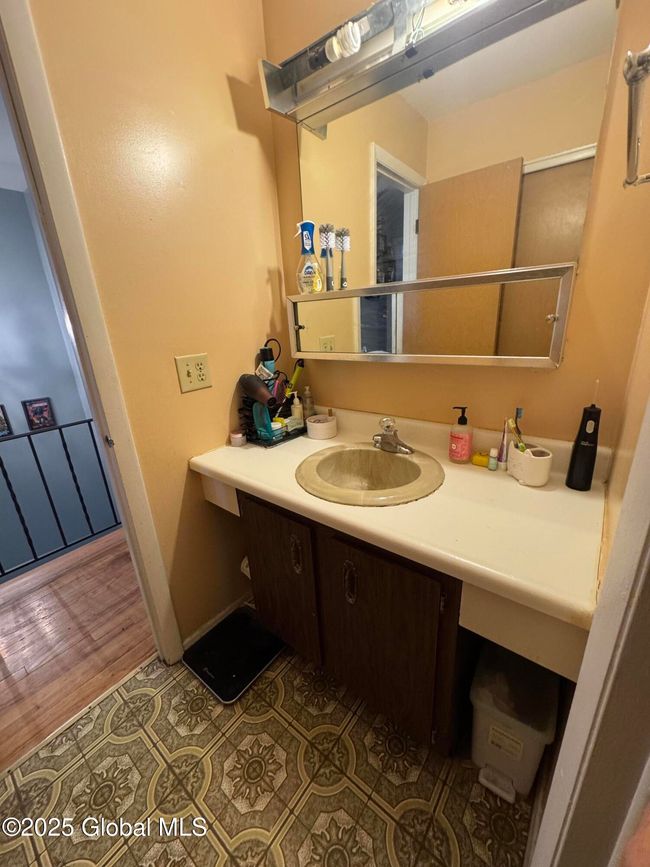 20 Kensington Sq, Townhouse with 3 bedrooms, 2 bathrooms and 3 parking in Cohoes NY | Image 21