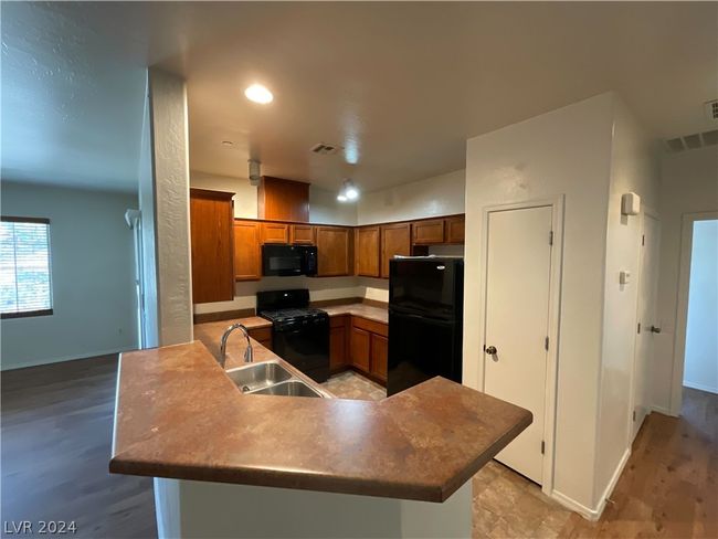 UNIT-2016 - 6868 Sky Pointe Dr, Condo with 3 bedrooms, 2 bathrooms and null parking in Las Vegas NV | Image 5