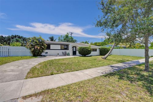 9910 Bahama Dr, Cutler Bay, FL, 33189-1556 | Card Image