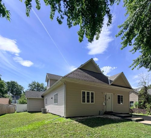 404 Ontario St, Storm Lake, IA, 50588-1732 | Card Image